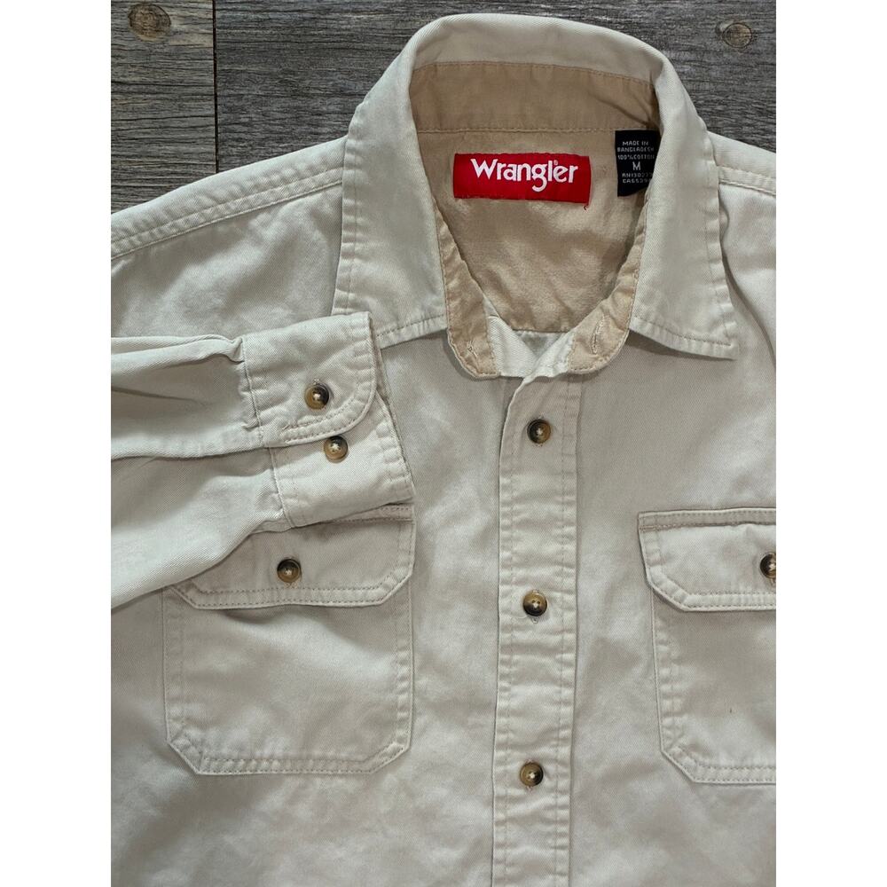 Wrangler Men’s Medium Button Down Collared Short Taupe Grey Beige